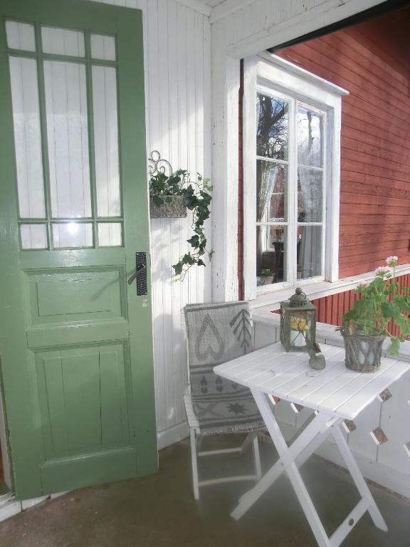 Karlstugan Cottage Виммербю Номер фото